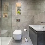The Quadrant - The Palm