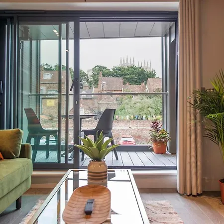 Апартаменты The Quadrant - The Palm Йорк