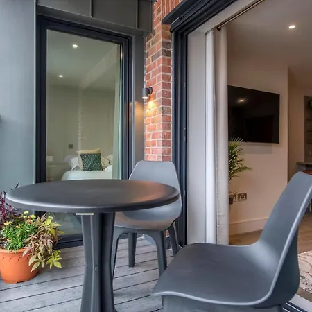 The Quadrant - The Palm *