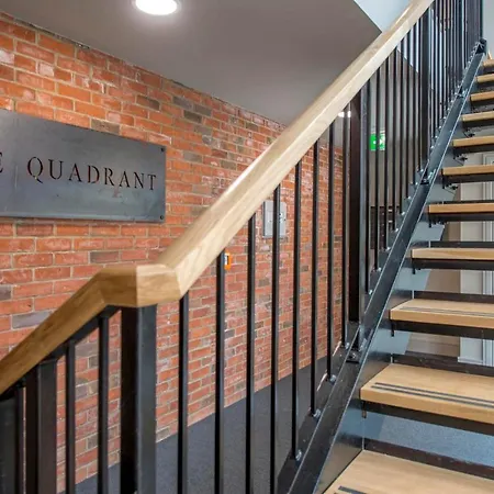 The Quadrant - The Palm Apartment