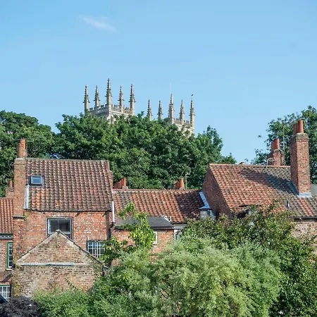 The Quadrant - The Palm Apartment York