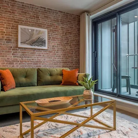 The Quadrant - The Palm