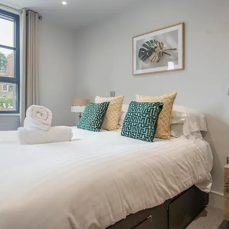 The Quadrant - The Palm Apartment *
