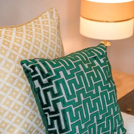 The Quadrant - The Palm *