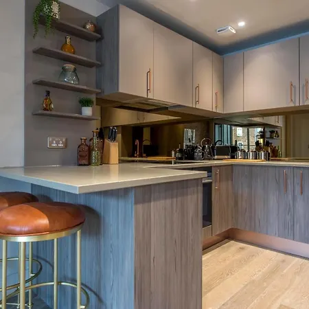 The Quadrant - The Palm *