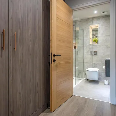 The Quadrant - The Palm Apartman York